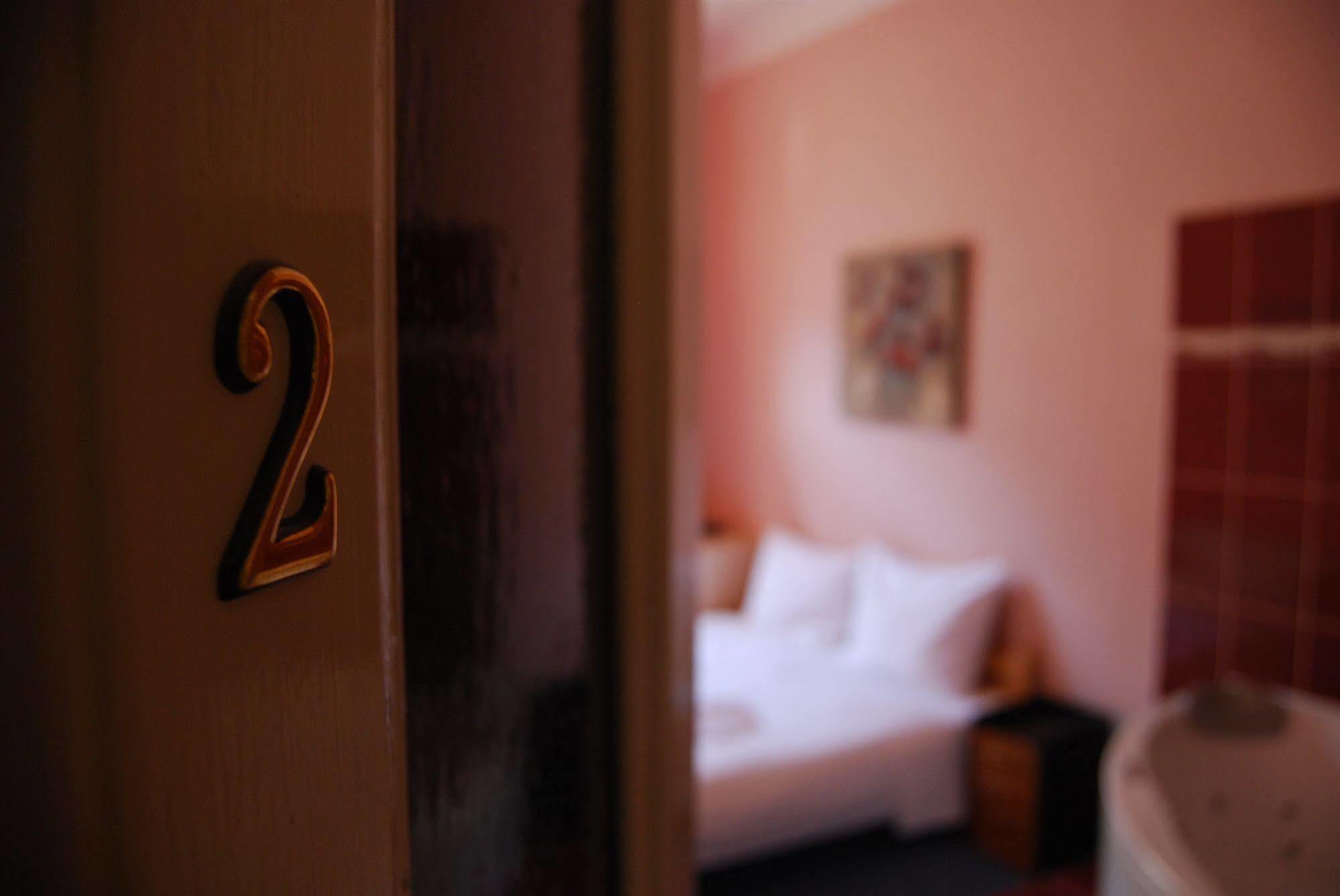 Club Hotel Praha Buitenkant foto